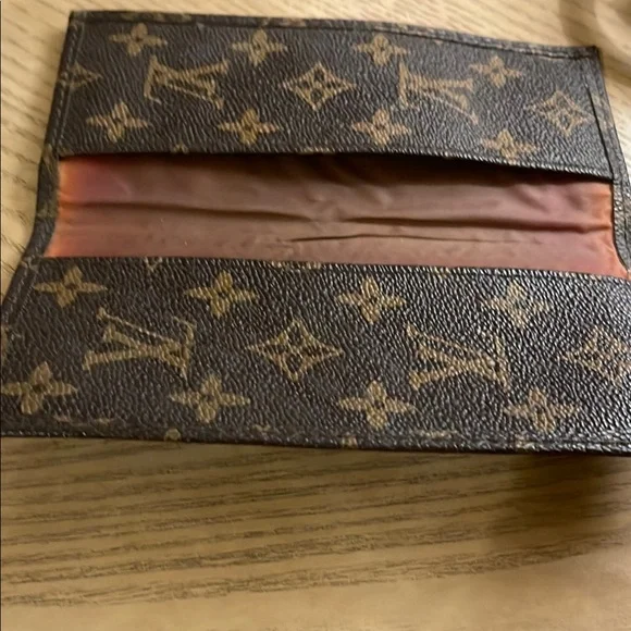 Louis Vuitton Brown checkbook holder with Iconic Monogram Design - Picture 2 of 3